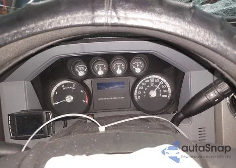 2011 Ford F-250 Xlt z USA, uszkodzony, nr VIN 1FT7W2BT8BED10970